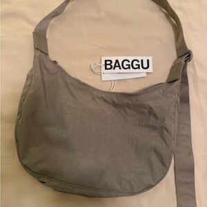 Baggu Medium Crescent in Dove